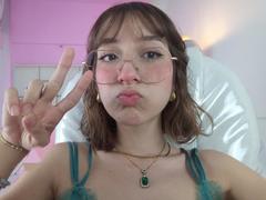 Cattabotero - blond female with  big tits webcam at xLoveCam