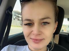 carinamazing-hot from xLoveCam