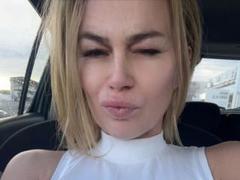 carinamazing-hot - blond female webcam at xLoveCam