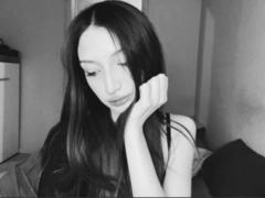 CecilleDelling - female with black hair webcam at xLoveCam