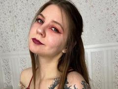 Celestai-hot - female with brown hair webcam at xLoveCam