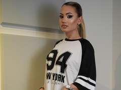 CellineHudson - blond female webcam at StripChat