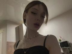 CeolaGoodroe - blond female webcam at xLoveCam