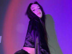 ChaneCarco - female with black hair webcam at xLoveCam