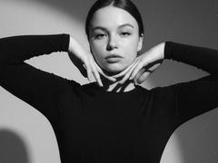 CurtisStelmack - female with brown hair webcam at LiveJasmin