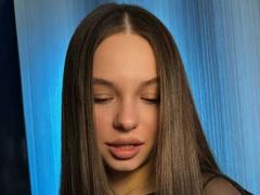 CurtisStelmack - female with brown hair webcam at LiveJasmin
