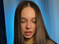CurtisStelmack - female with brown hair webcam at LiveJasmin