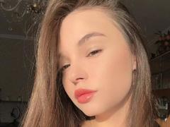 CurtisStelmack - female with brown hair webcam at LiveJasmin
