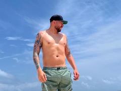 CharlieConnor from xLoveCam