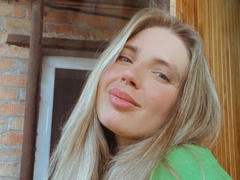 CharlineGusty - blond female with  big tits webcam at xLoveCam