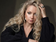 CharlotteKerti - blond female webcam at LiveJasmin