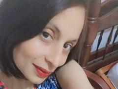 CharlottePrettyHot from xLoveCam