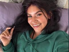 CharlotteRuss - female with brown hair webcam at LiveJasmin