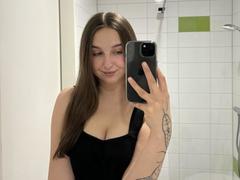 CharlotteXGold - female with brown hair webcam at xLoveCam