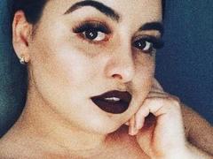 ChaudePourxToi - female with brown hair and  small tits webcam at xLoveCam