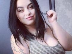 ChaudePourxToi - female with brown hair and  small tits webcam at xLoveCam