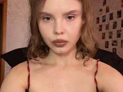 CheliaFloerke - female with brown hair webcam at xLoveCam