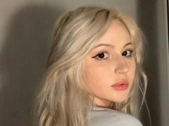 ChelsieDubicki - female webcam at xLoveCam