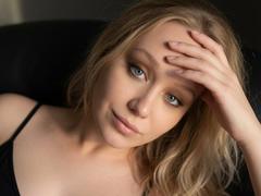 MarvelPudlinski - blond female with  big tits webcam at xLoveCam