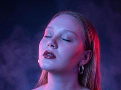 MarvelPudlinski - blond female with  big tits webcam at xLoveCam