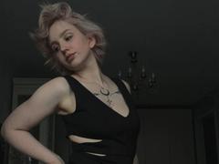 ChereServais - blond female with  big tits webcam at xLoveCam