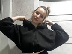 ChereServais - blond female with  big tits webcam at xLoveCam