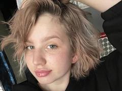 ChereServais - blond female with  big tits webcam at xLoveCam