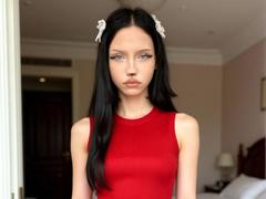 CherelleGess - female with black hair webcam at xLoveCam