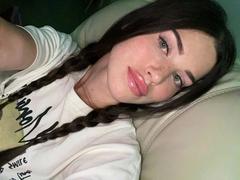 CherryMuse-hot - female with brown hair webcam at xLoveCam