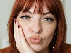 Cherrykisses - female webcam at xLoveCam