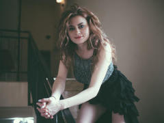 ChicEva - female with brown hair and  small tits webcam at xLoveCam