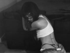 ChicaOra - female with brown hair webcam at xLoveCam