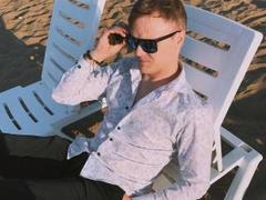 ChillOutt - couple webcam at xLoveCam