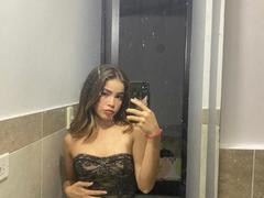 Chlloee69 - female webcam at xLoveCam