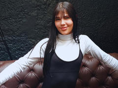 ChloeSantory - female with black hair webcam at LiveJasmin