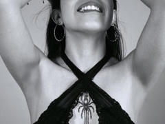 ChloeWoods - female with brown hair webcam at xLoveCam