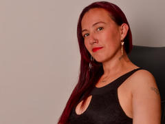 ChloeZenit - female with red hair webcam at xLoveCam