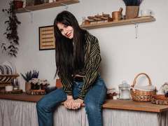 ChrissieCandy - female with black hair webcam at xLoveCam