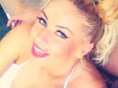 LovelyChris - blond female webcam at LiveJasmin
