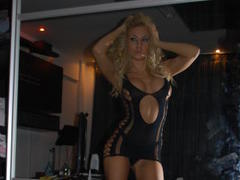 LovelyChris - blond female webcam at LiveJasmin