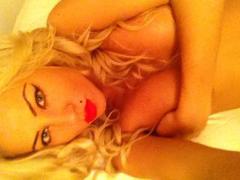 LovelyChris - blond female webcam at LiveJasmin