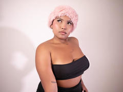 ChrystalFiore - female with black hair and  big tits webcam at xLoveCam