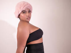 ChrystalFiore - female with black hair and  big tits webcam at xLoveCam