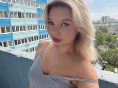 ChuHeal - female webcam at xLoveCam