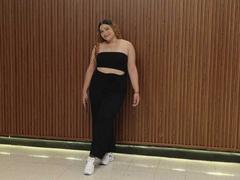 ChubbyKinkyWoman - female with black hair webcam at xLoveCam