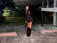 CiaSweet - female with brown hair webcam at xLoveCam