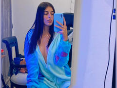 CiaSweet - female with brown hair webcam at xLoveCam