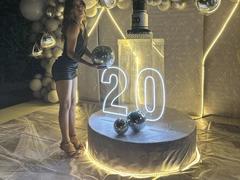 CiaSweet - female with brown hair webcam at xLoveCam