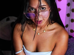 Ciamsth - female webcam at xLoveCam