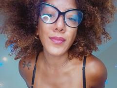 CinnamonBebe - female with brown hair webcam at xLoveCam